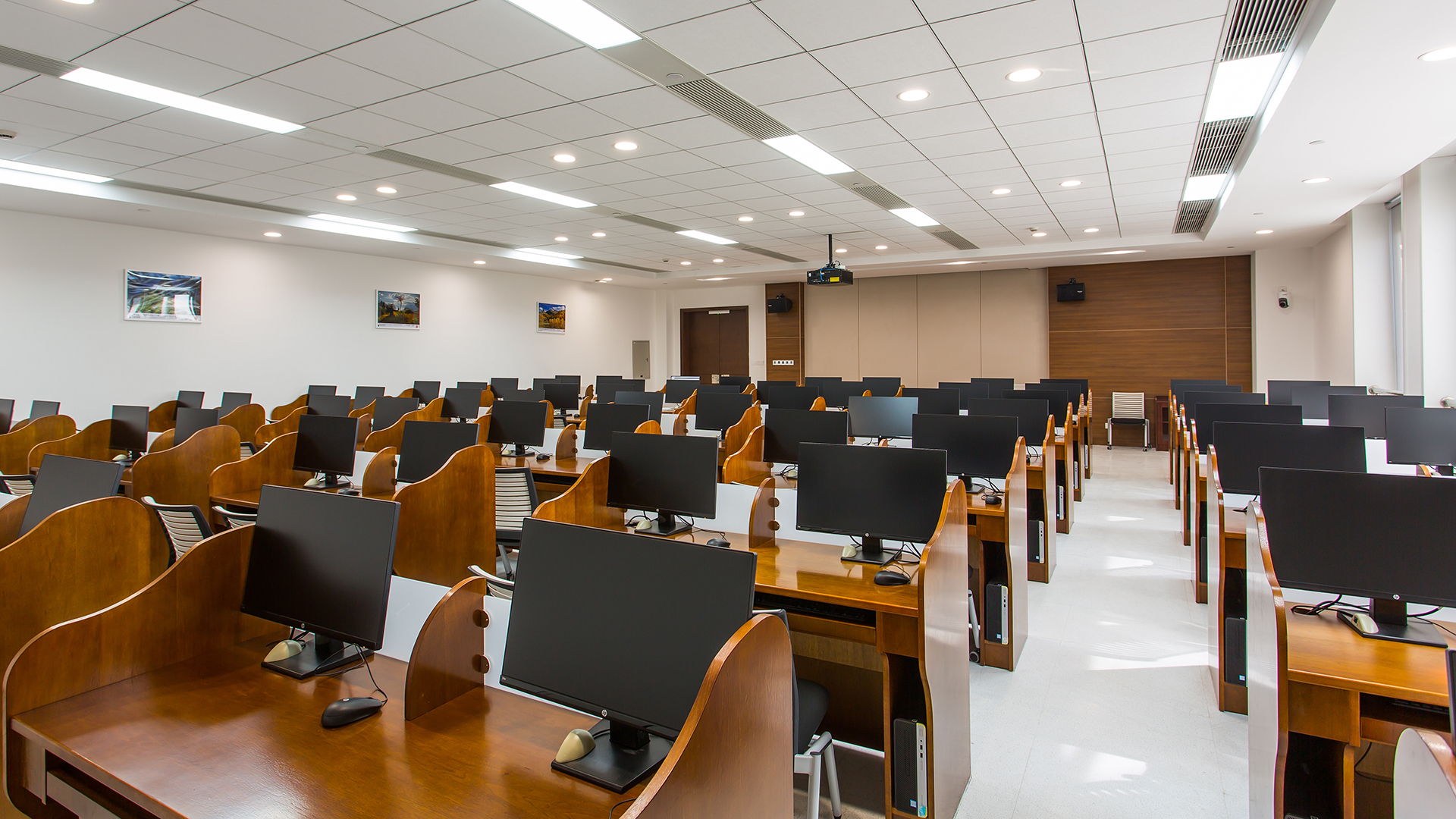 1555565292019091149.jpg 1555565292019091149.jpg