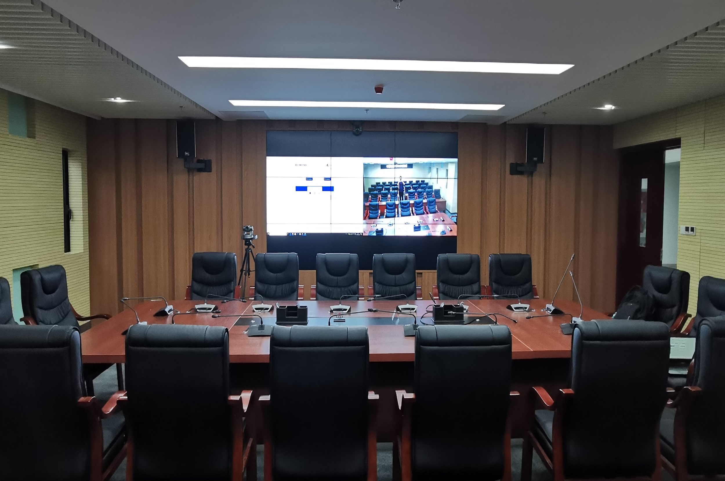 1569750171972013754.jpg 教服 2F 227 視頻會(huì )議室 3.jpg